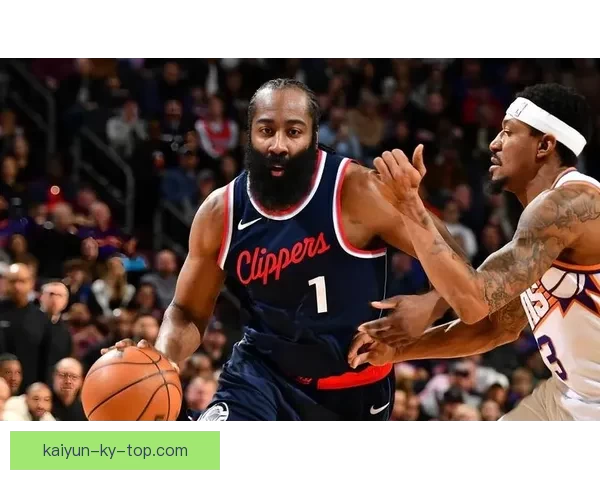 哈登点评骑士比赛表现：球权处理不够专注需要更职业